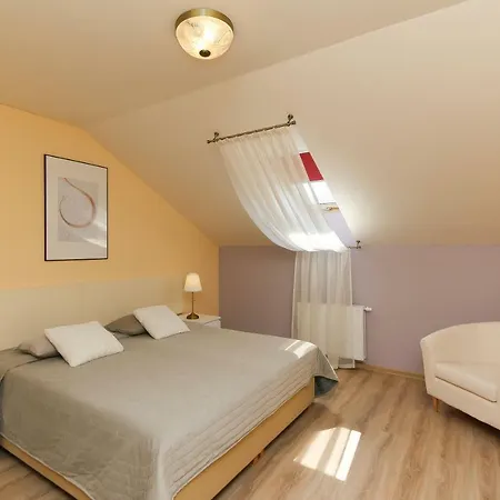 Luxury Machova * Prague