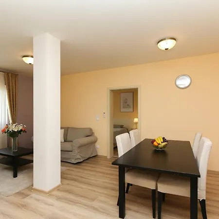 Luxury Machova * Prague