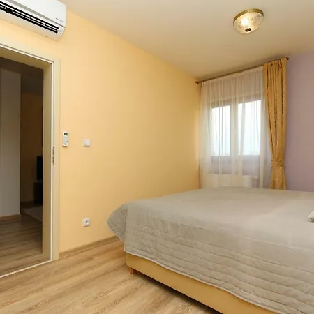 Luxury Machova * Prague
