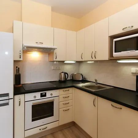 Luxury Machova