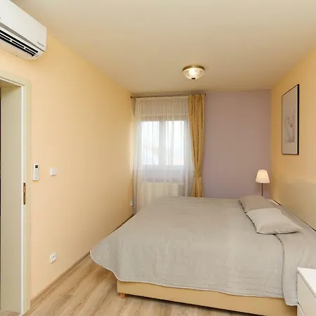 Apartment Luxury Machova *