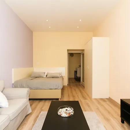 Luxury Machova